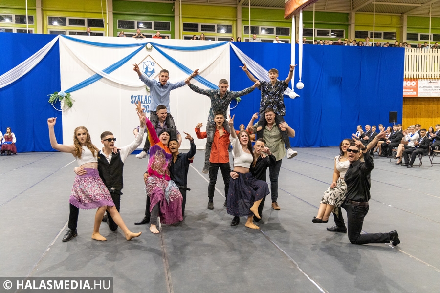 A váris diákok zárták a szalagavatók sorát (galéria)