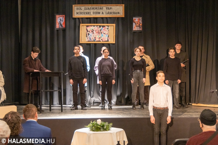 A kommunista diktatúrák áldozataira emlékezett Halas (galéria)