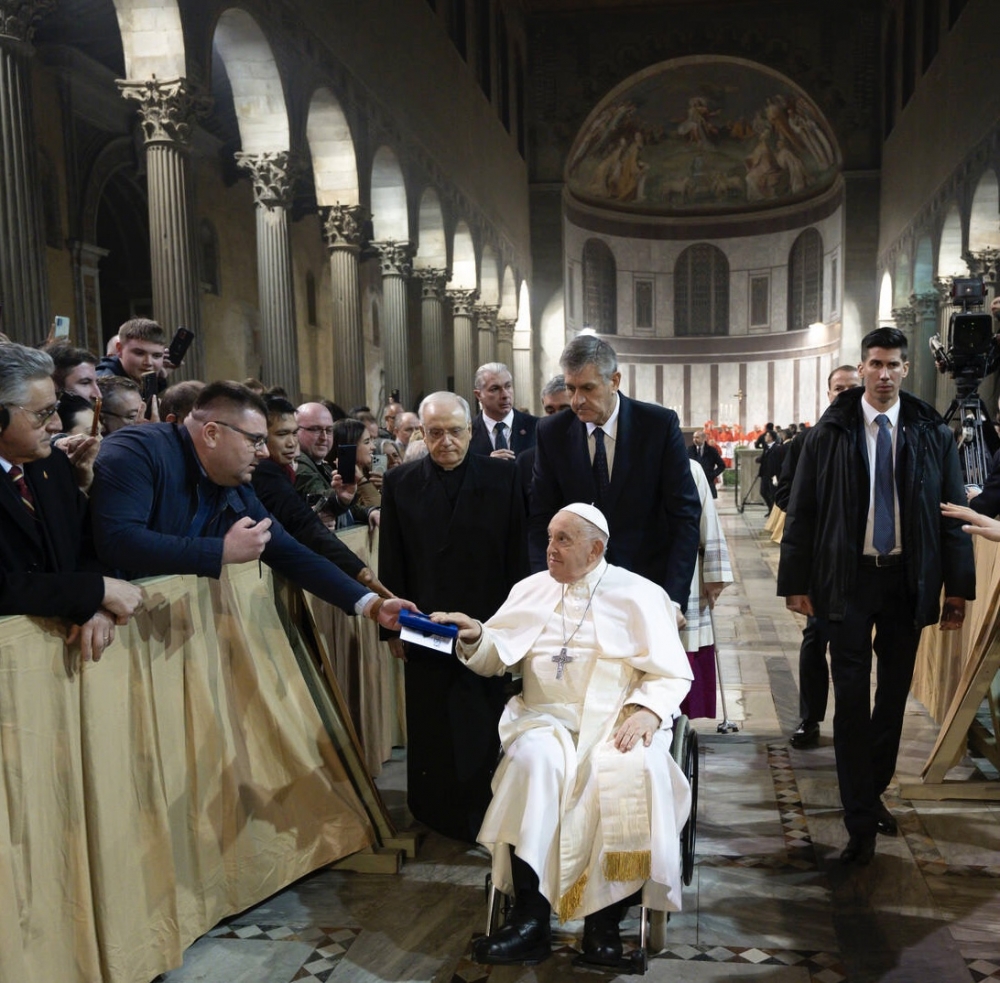 (►) Pápaválasztás a halasiak szemével