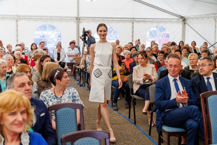 (►) A csipke kétnapos halasi ünnepe