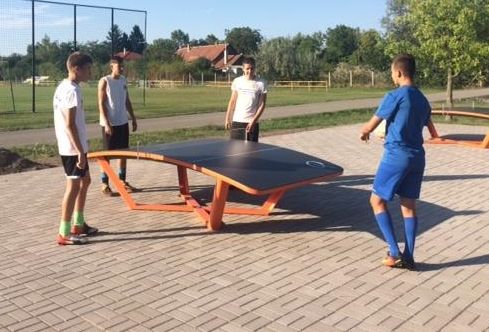 Már használhatóak a teqball asztalok