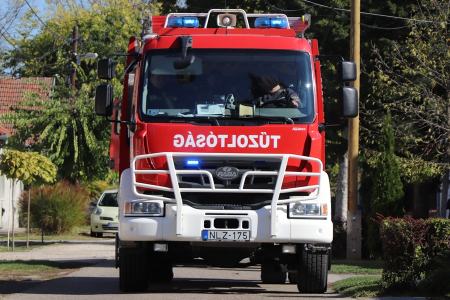 Kigyulladt egy garázs Jánoshalmán