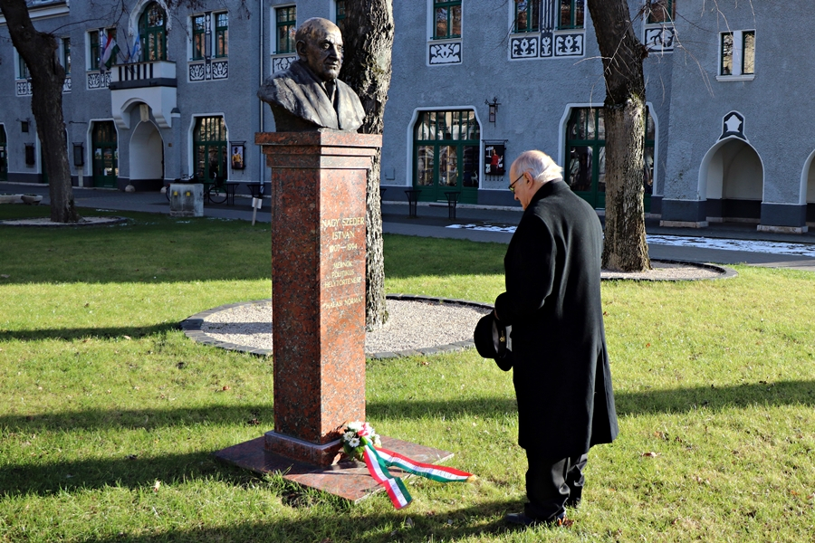 Emlékezés a halasiak adománygyűjtésére 