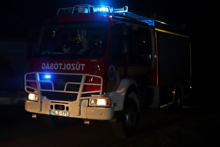 Leégett egy fészer Tompán