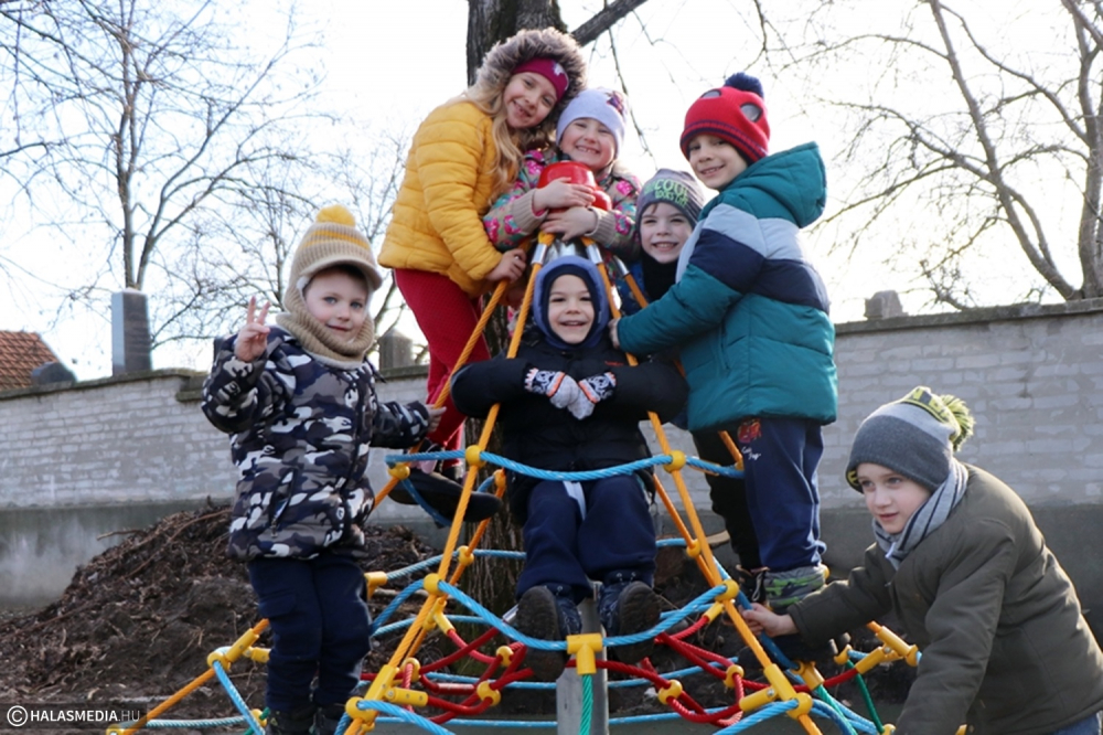 Gyermekparadicsom a Lomb utcai óvoda udvarában (galéria)