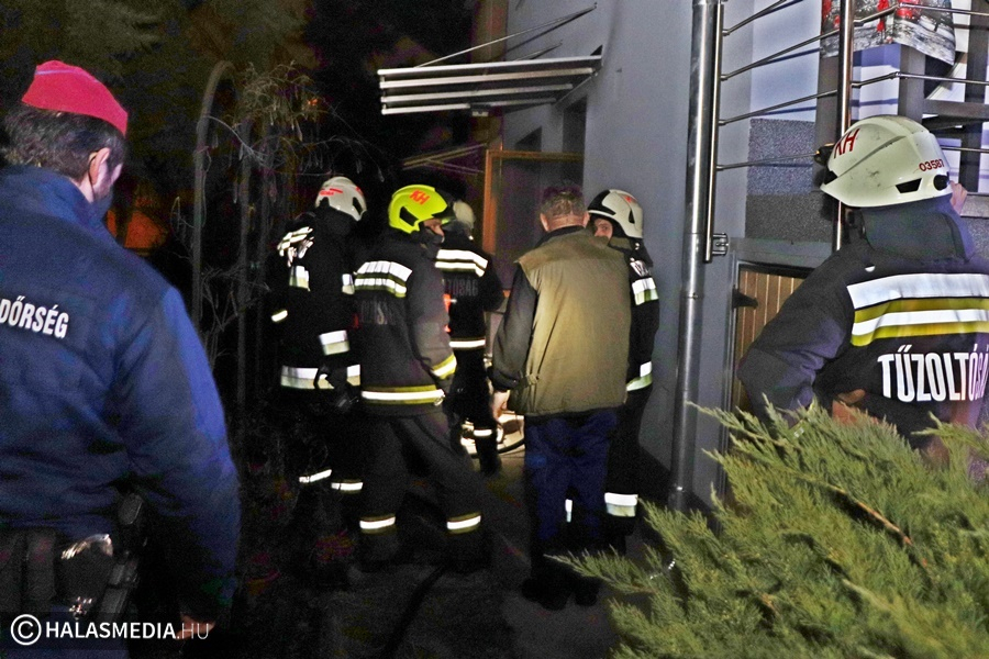 Konyhában keletkezett tűz a Semmelweis téren (galéria)