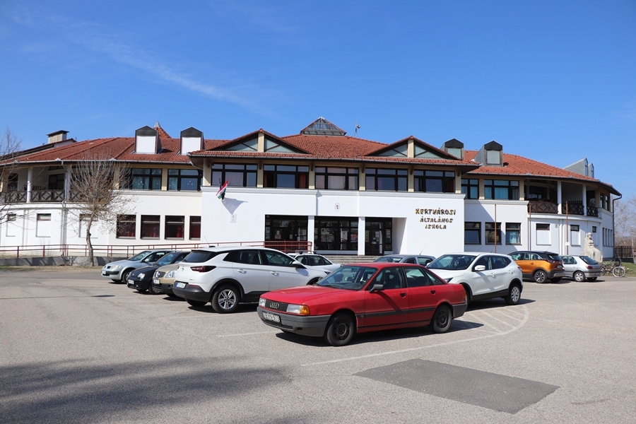 Online oktatásra tért át a Kertvárosi-iskola felső tagozata