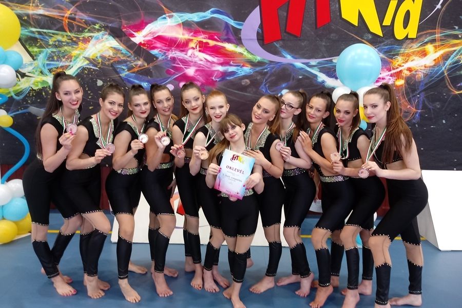 Zárt kapus fitneszversenyen remekeltek a halasiak