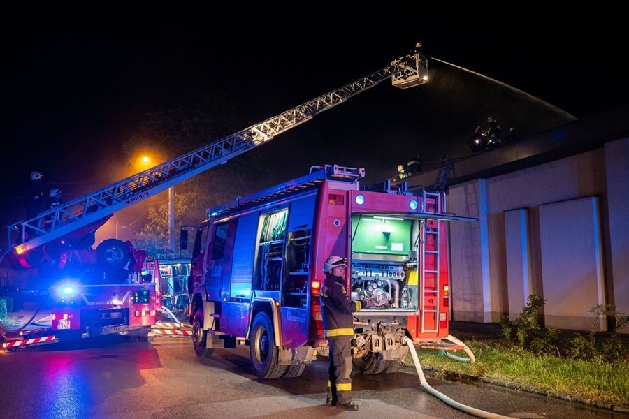 Tűzvizsgálat deríti ki, hogy miért gyulladt ki a majsai Spar