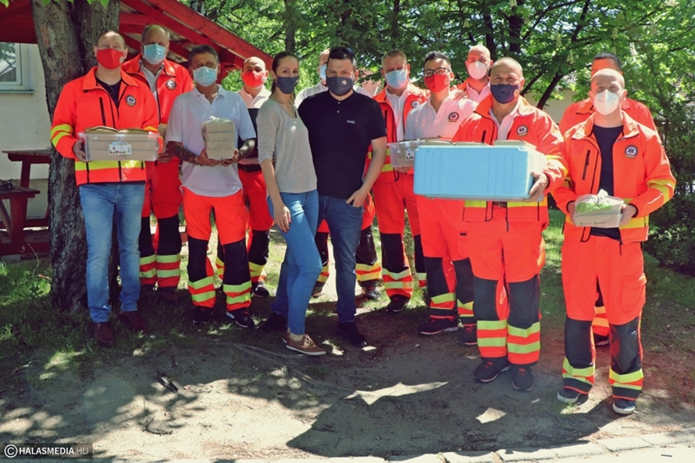 Édes meglepetés a mentők napján (galéria)