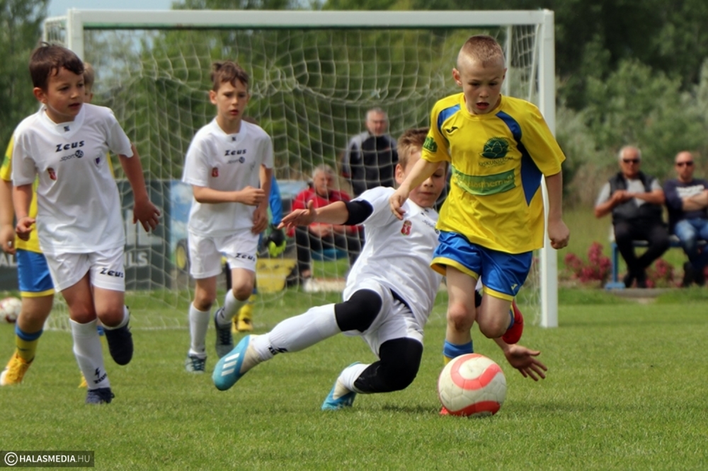 Élvezték a focit a gyerekek az I. Szilády - Hardt Oil Kupán (galéria)
