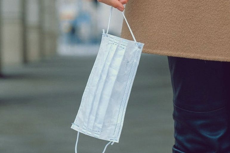 Nem viselt maszkot, rátámadt a bolt tulajdonosára: 100 ezres büntetés