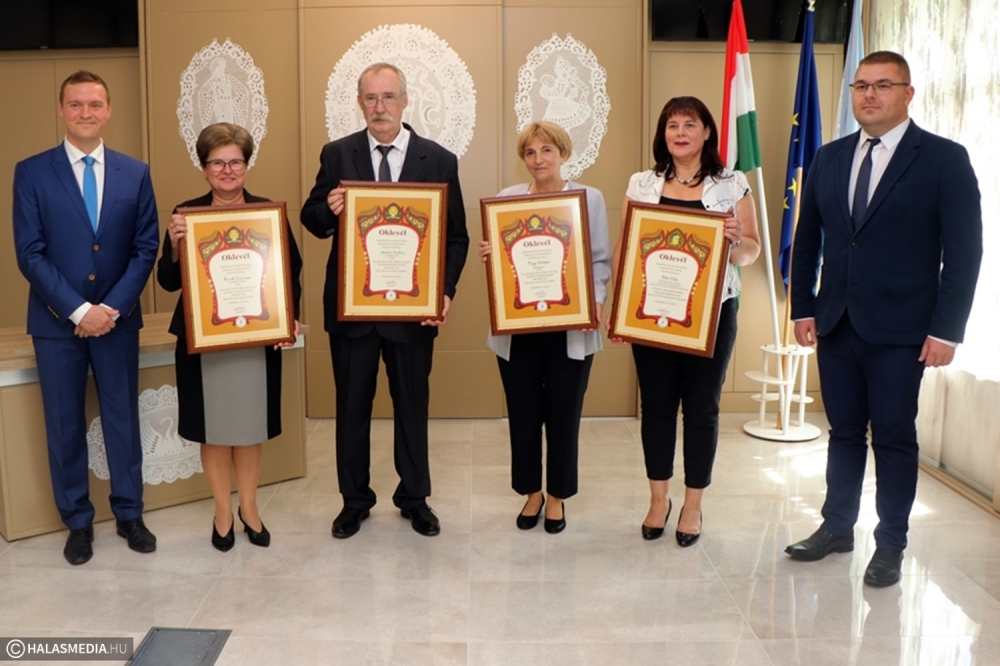 Átadták a pedagógus elismeréseket és a sajtódíjat is (galéria)