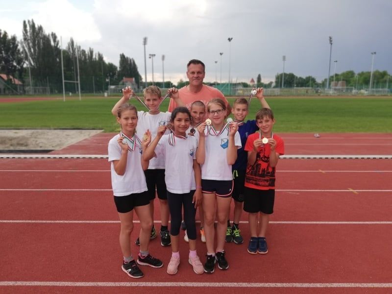 Tizenegy érmet nyertek a halasi atléták