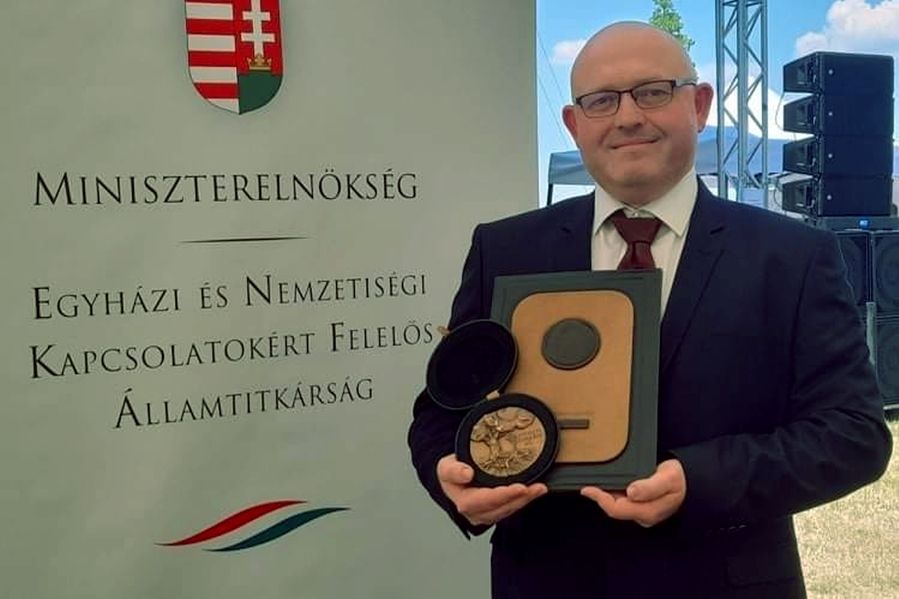 Átvette a Nemzetiségekért Díjat Szűcs Csaba