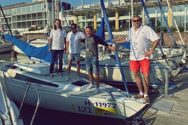 Csontos Lojziék ismét ott vannak a Kékszalagon