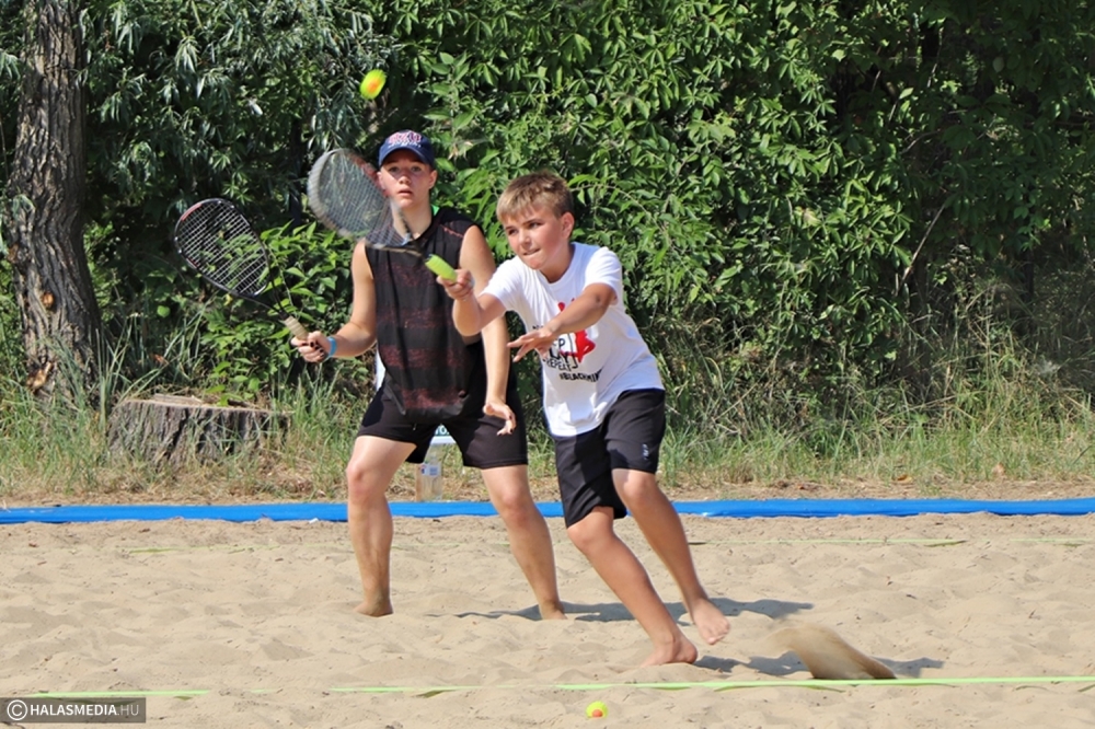 (►) A Szitakötők is szárnyaltak a strand forró homokjában (galéria)