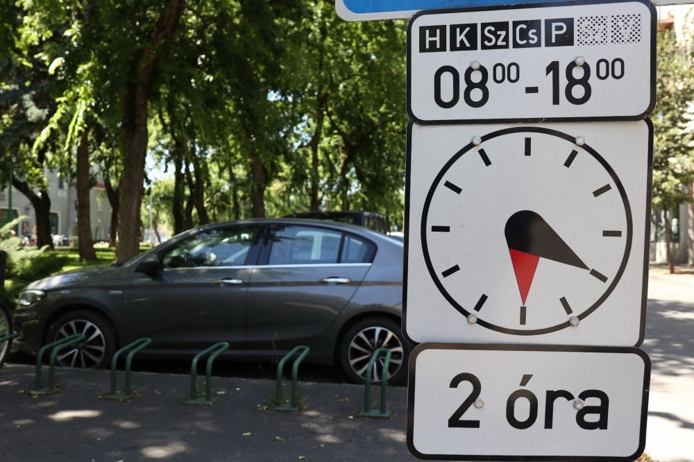 Szeptember elsejétől visszaáll a régi parkolási rend