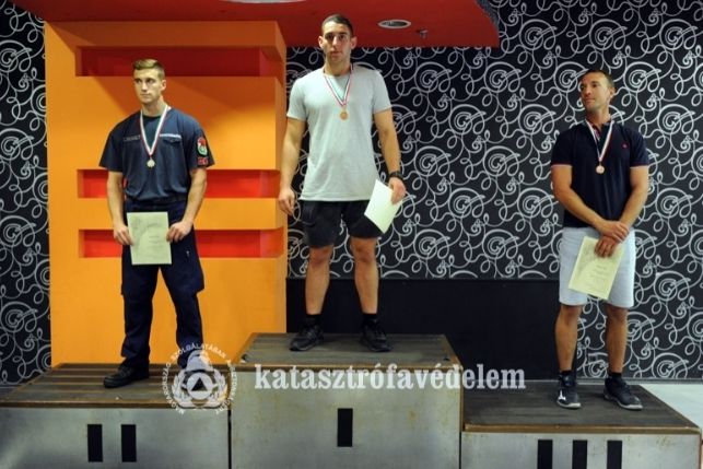 Lépcsőfutásban is a halasi tűzoltók a legjobbak