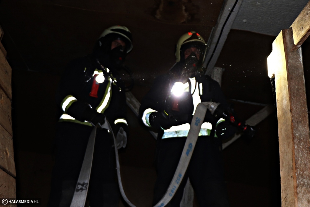 Kiégett és lakhatatlanná vált egy mélykúti ház