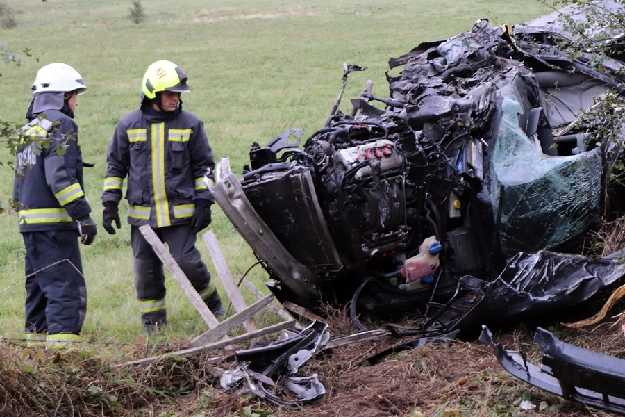 Egy Audi, egy BMW és egy tartálykocsi ütközött a fehértói úton (galéria)