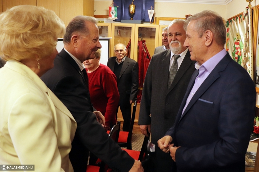 A Kuruc Vitézek Nyugállományú Egyesülethez látogatott a honvédelmi miniszter (galéria)