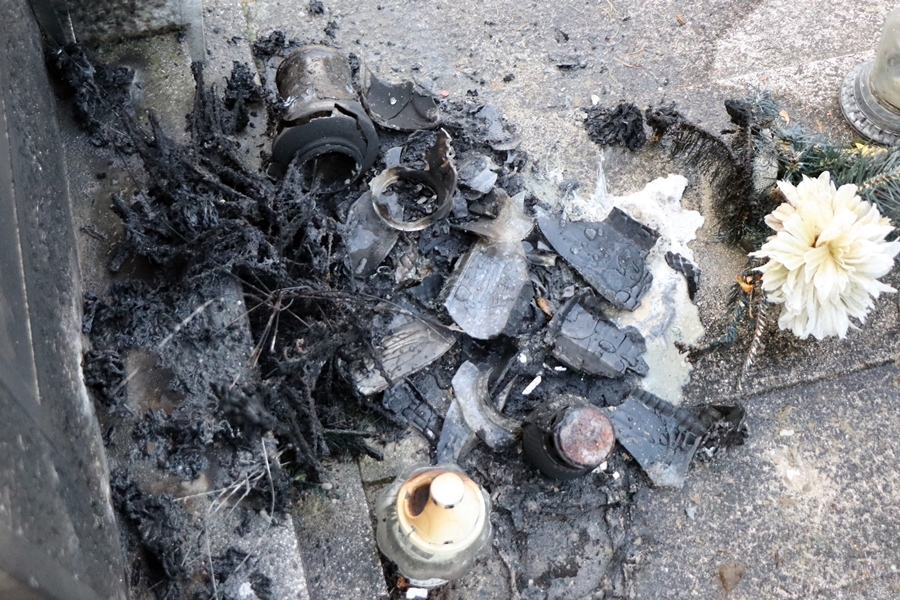 ...hogy ne legyen tűz a temetőben