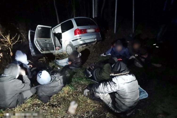 Balesetet okozott az embercsempész Balotaszállásnál