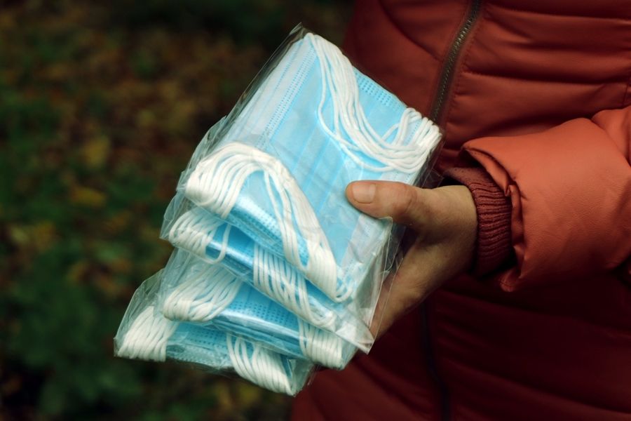 Szombattól zárt térben kötelező lesz a maszkhasználat