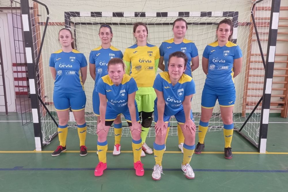 Tizenhét gólt rúgtak a lányok idegenben
