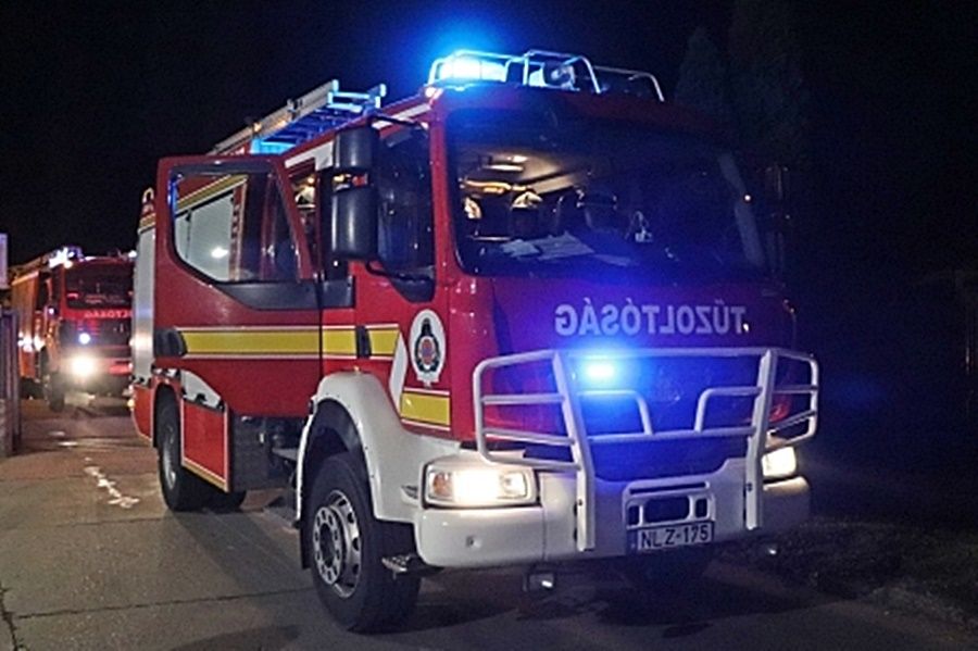 Kigyulladt egy szoba a Hunyadi utcában