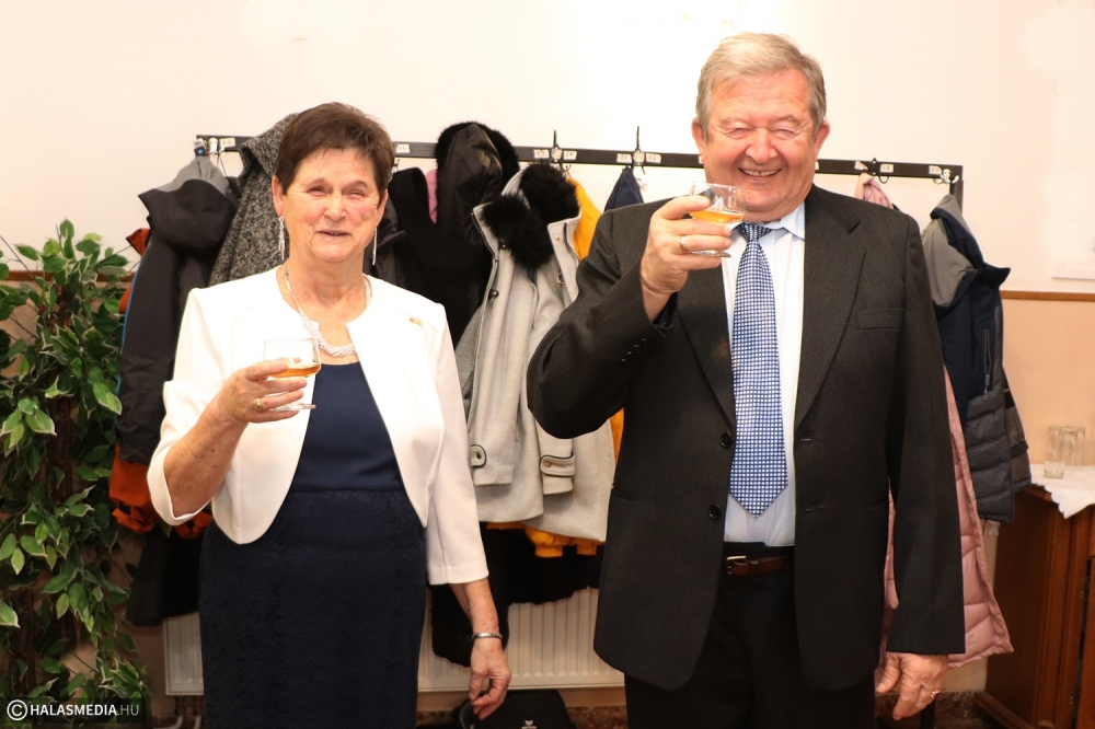 Aranylakodalom: Erzsébet és János ötven év után erősítette meg házasságukat (galéria)