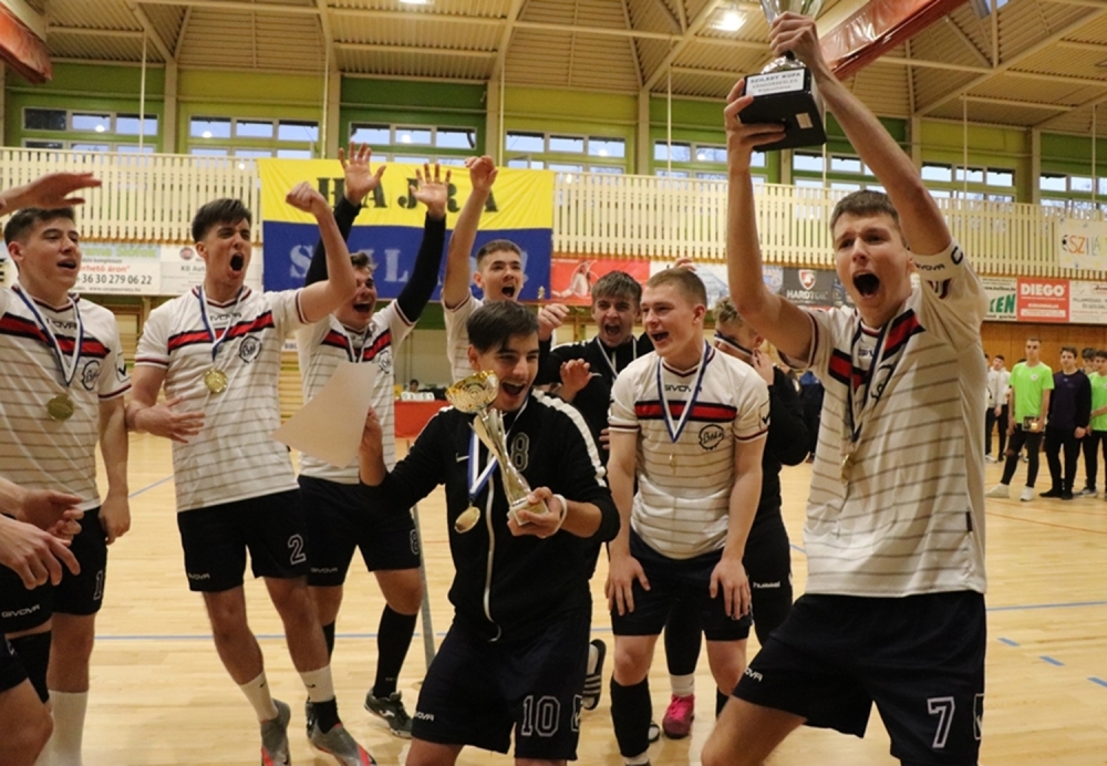 Drámai döntő után a Bibó István Gimnázium nyerte a Szilády Kupát (galériákkal)