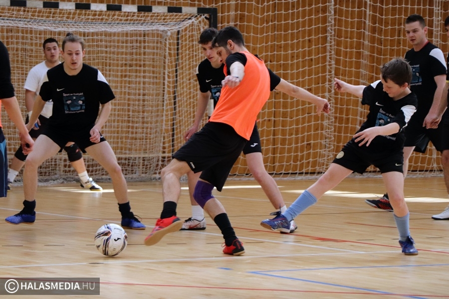 Sikeres focitornát rendezett a Sport az Esélyért Kiskunhalasi Egyesület (galéria)