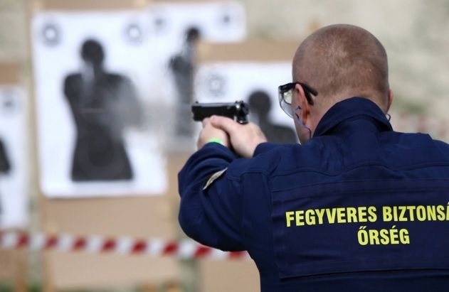 Fegyveres biztonsági őröket keresnek