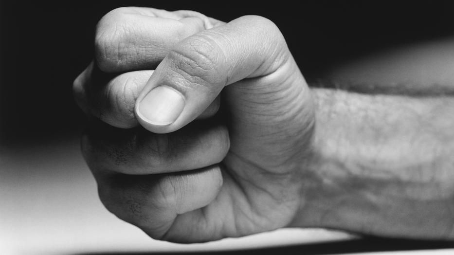 Elítélték a nyugdíjast bántalmazó férfiakat