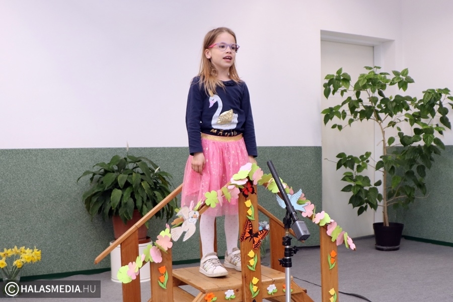 Versmondó ünnep a Lomb utcai óvodában (galéria)