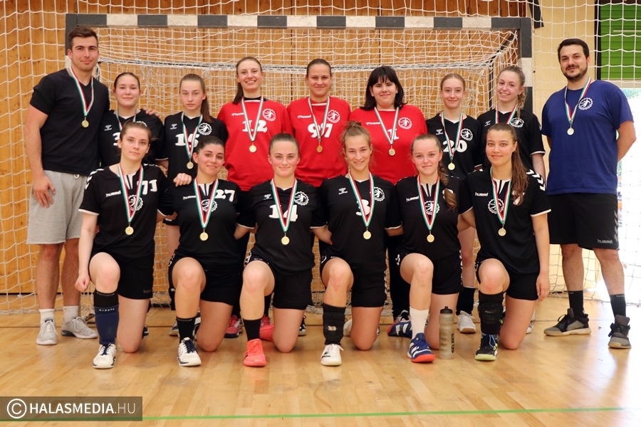 Az UKSC ifjúsági bajnokcsapata (galéria)