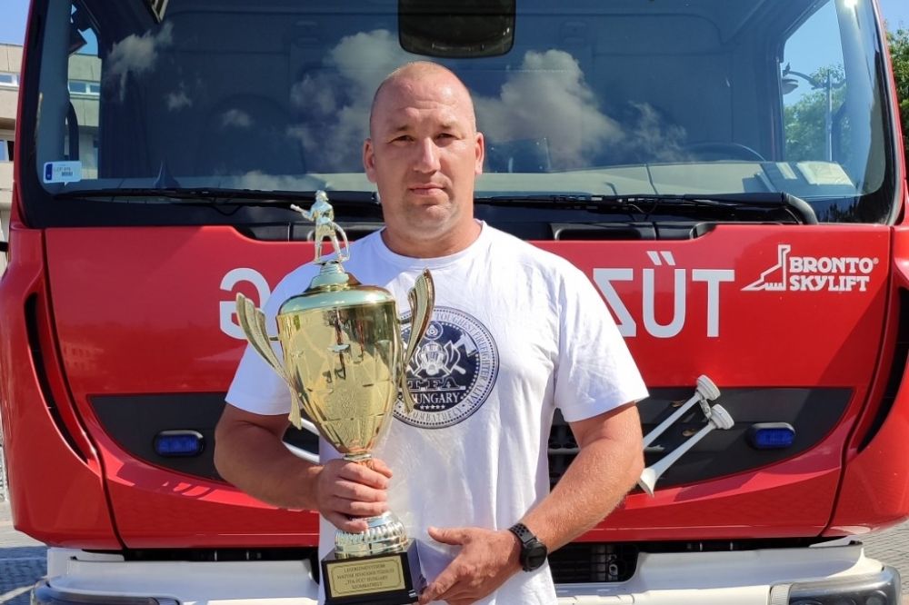  Csernák Zsolt a legerősebb hivatásos tűzoltó Magyarországon
