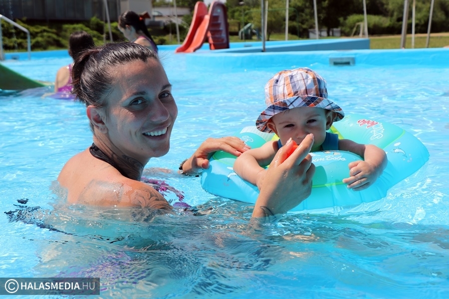 (►) Minden korosztályt vár a halasi strand (galéria)