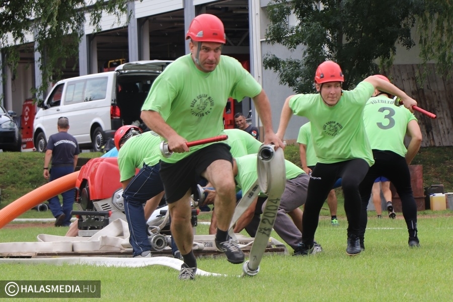 (►) Halasi ezüstérem a megyei tűzoltósport-versenyen