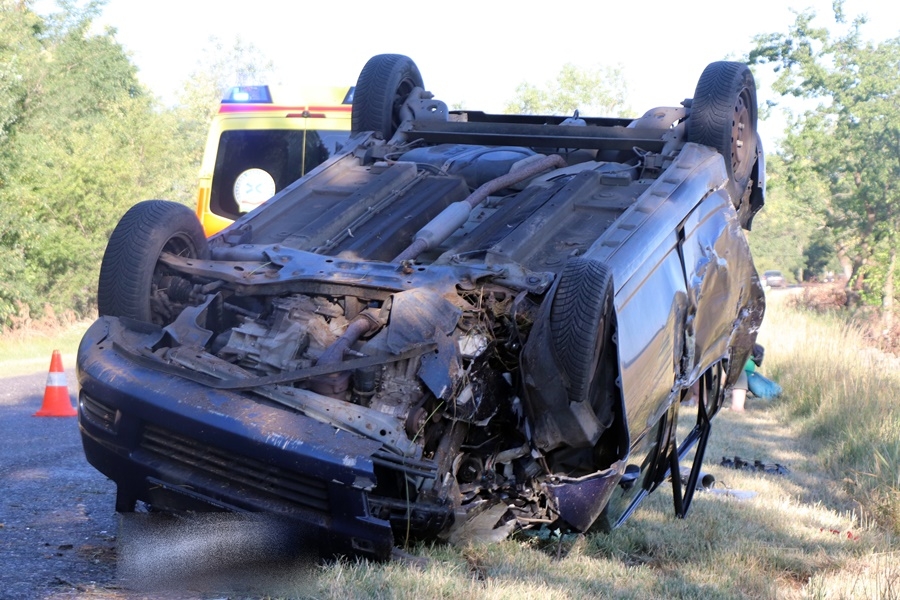 Felborult egy Suzuki a zsanai úton (galéria)