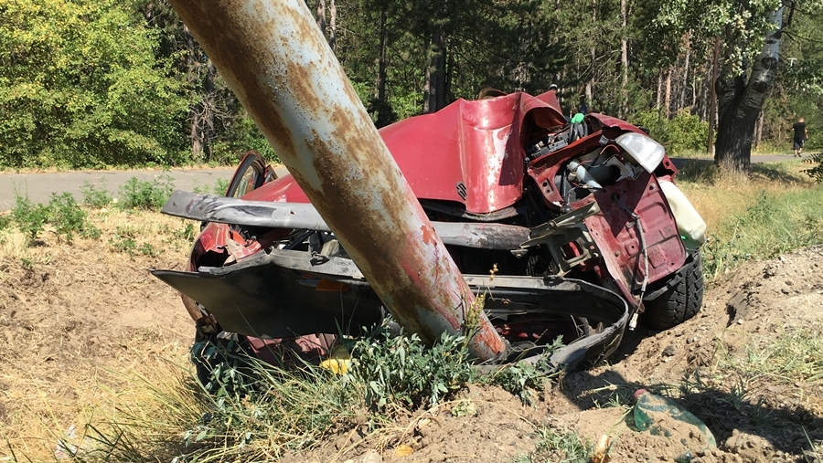 Súlyos baleset az 53-as főúton: a sofőrt a tűzoltók szabadították ki az összetört Suzukiból (galéria)