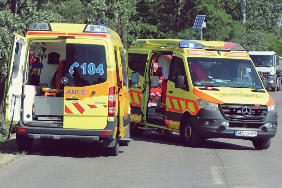 Halálos áldozata is van a délutáni baleseteknek