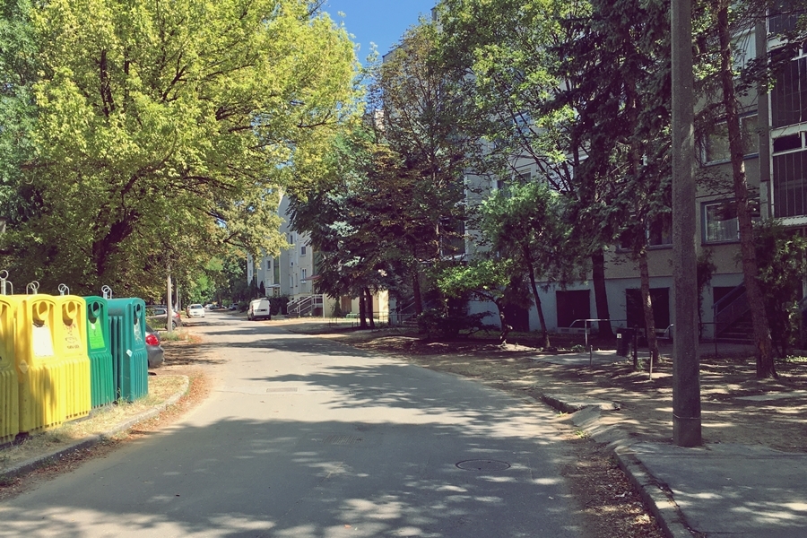 Figyelem! Egyirányú lesz a forgalom a Kuruc-téren, a régi temető előtt