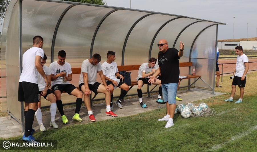 Gólzáporos döntetlennel kezdett a KFC idegenben