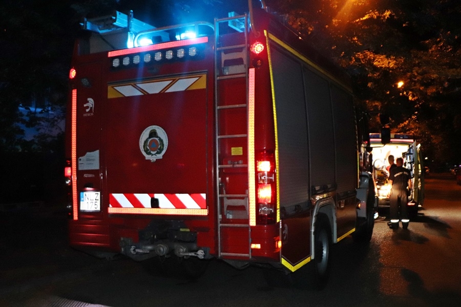 Mentők kérték a tűzoltók segítségét