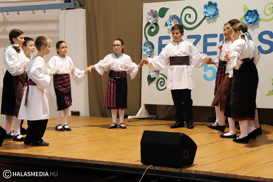 Fazekas 50: gálaműsorral ünnepelt az iskolai közösség (galéria)