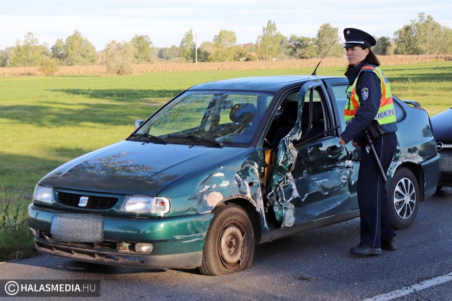 Seat és egy MAN ütközött Kiskunhalas határában (galéria)