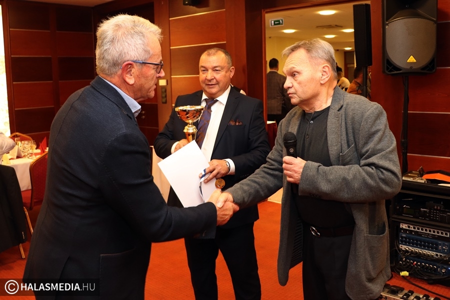 Teniszbál: az új elnökség vidám bemutatkozása (galéria)